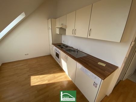 Gute Anbindung in toller Lage! Freundliche und helle Dachgeschosswohnung! - Photo 3