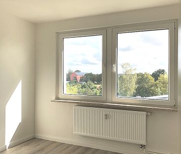 Hier wartet Ihr neues ZuHaUsE gemütliche moderne 2 Zimmer im Dachge... - Photo 1