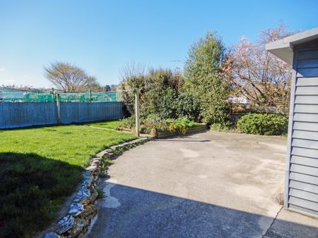 SOUTH HILL FAMILY HOME - Photo 5