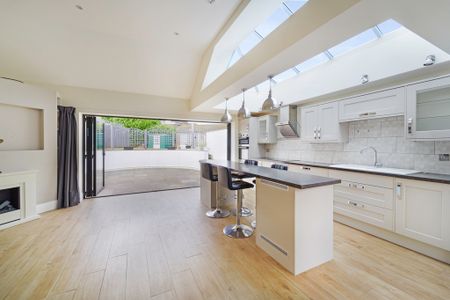 Crossways, SM2, London - Photo 3