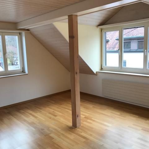 helle 5- Zimmerdachwohnung mit Terrasse - Photo 1