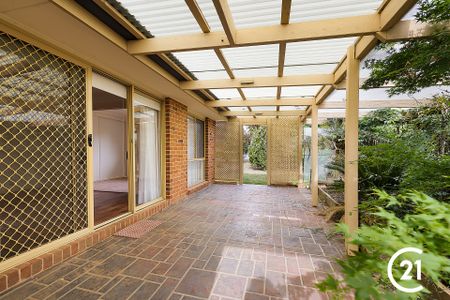 Like New - Immaculate Established Family Home - Photo 3