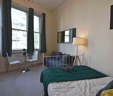 1 Bed Flat, Holland Park Gardens, W14 - Photo 5