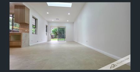 Brand new 5-bedroom house near Westmead health district and Parramatta CBD - Smart Design for Dual Living - Photo 2