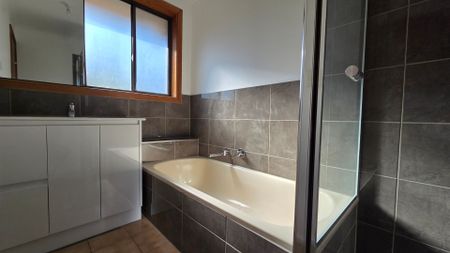 Great Location - Photo 2