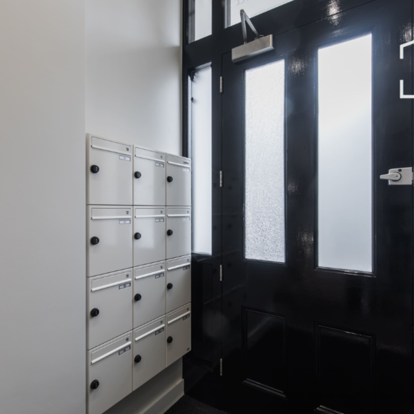 Warwick Road. SW5 - Photo 1