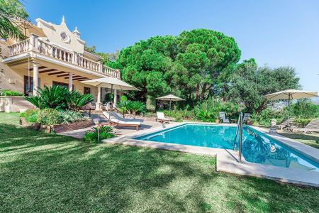 5 bedroom luxury Villa for rent in Las Brisas, Marbella, Andalusia - Photo 3