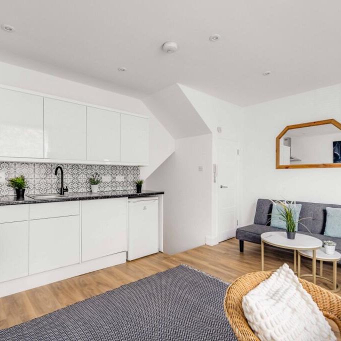 Kingsland Road - Photo 1