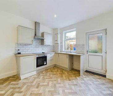 2 bedroom terraced house to rent - Photo 5