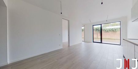 Appartement te huur in Halle voor € 950 met 1 slaapkamer - Photo 2