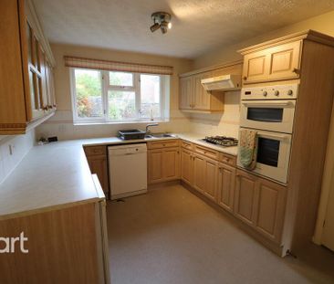 4 bedroom detached house to rent - Photo 3
