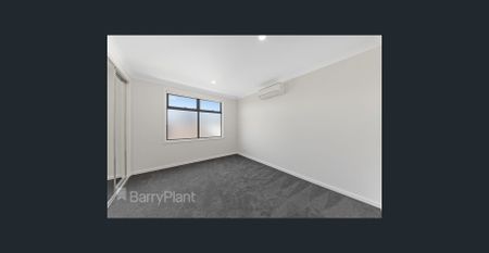 Stunning Townhouse - Photo 4