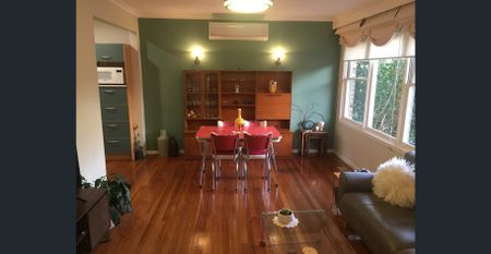 Stylish Single-Level Living in Boutique Block - Photo 2