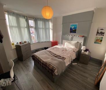 5 bedroom private hall to rent - Photo 4