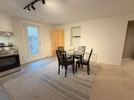 Dilworth – FURNISHED 2 bed, 1 bath Suite: Available April.1st - Photo 3