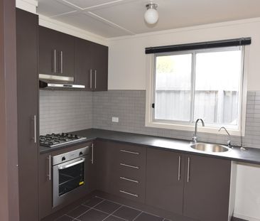 ONE BEDROOM UNIT IN GREAT LOCATION - Photo 4