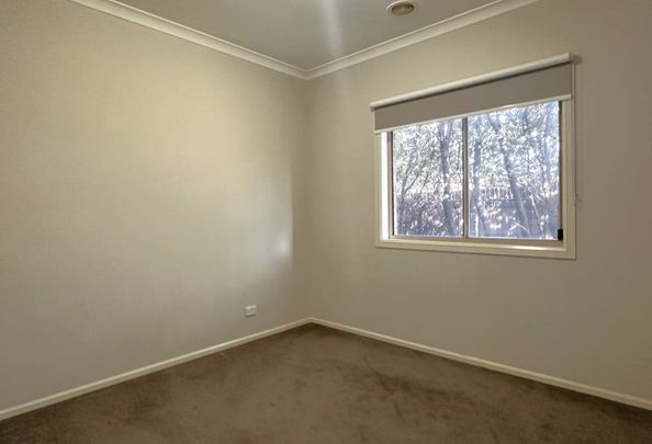 8 Aries Drive, Epping VIC 3076 - Photo 1