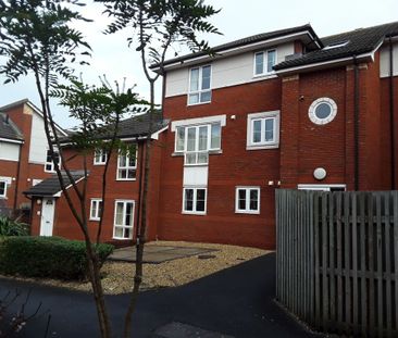 2 bed Apartment - To Let - Photo 6