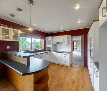 Charming 3-Bedroom Family Home for Lease in Farm Cove - Photo 4