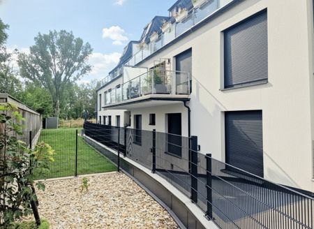 Nachmittagssonne inklusive! Ruhige Stadtrandlage – 6 Min. zu Fuß zum Bahnhof Süßenbrunn! Bj. 2021 - Photo 2