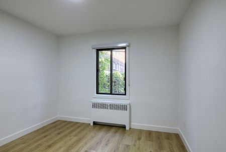 3250 Van Horne - Photo 3