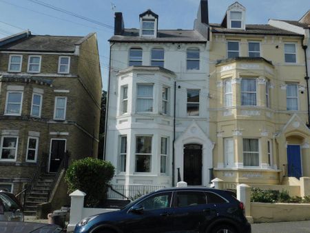 1 bedroom flat to rent - Photo 5