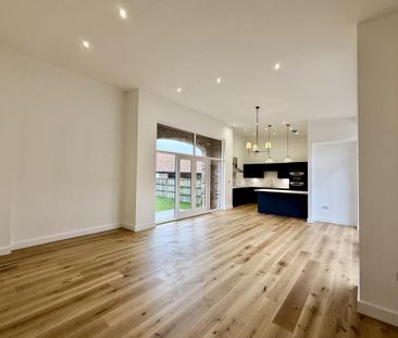 2 bedroom barn conversion to rent - Photo 2