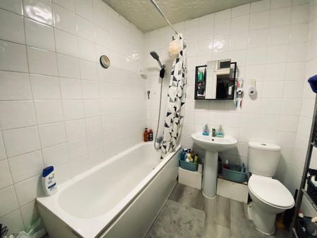 4 bedroom house to rent - Photo 2