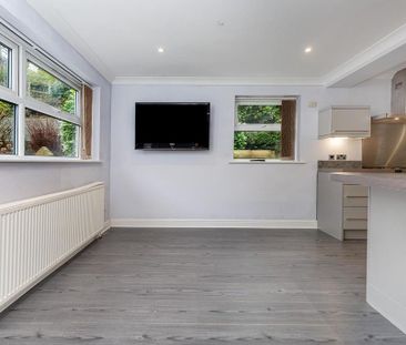 4 bedroom detached house to rent - Photo 6