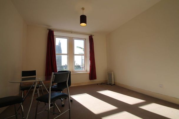 Dundee, Dundee - Photo 1