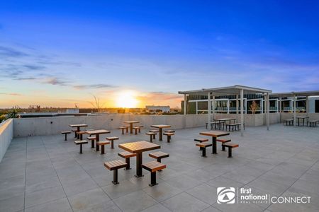 Modern Elegance in Near New Luxury Unit Complex | 1-Bedroom - SPECTACULAR VIEWS from rooftop communal area - Photo 2