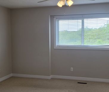 For Lease - 98 Marycroft (Upper) Court, Brampton, Ontario - Photo 5