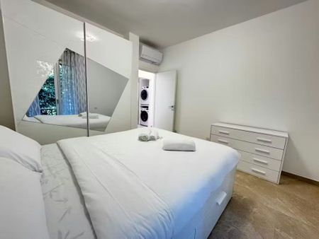 Via Sem Benelli, Milan, Lombardy 20151 - Foto 4