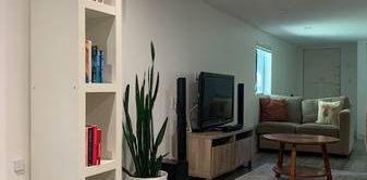 Furnished Large2-Bedroom Suite 5 Appliances Inc. Internet & TV - Photo 2