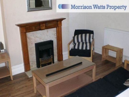 4 Bed - Stanmore View, Burley, Leeds - Photo 1