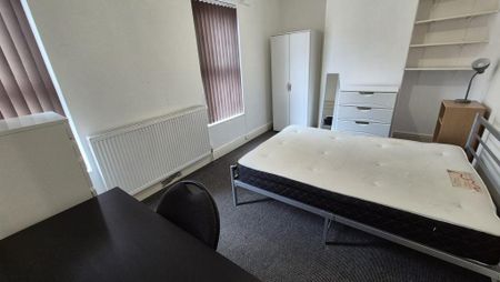 3 bedroom terraced house to rent - Photo 5