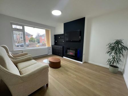 Flat to rent on - Photo 2