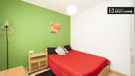 barcelona, Catalonia 08012 - Photo 4