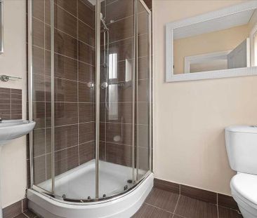 4 bedroom mews to rent - Photo 2