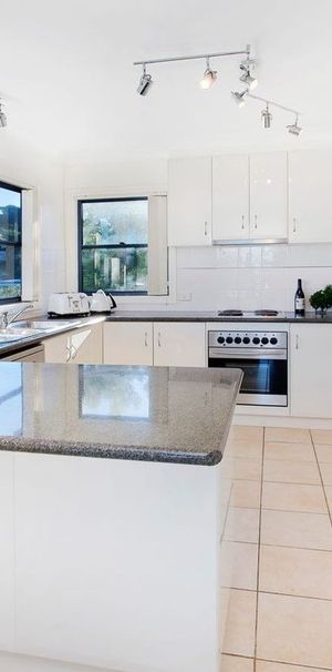 Spacious 3-Bedroom Home! - Photo 1