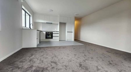 Modern 2-Bed Apartment in Prime Mount Wellington - Photo 5