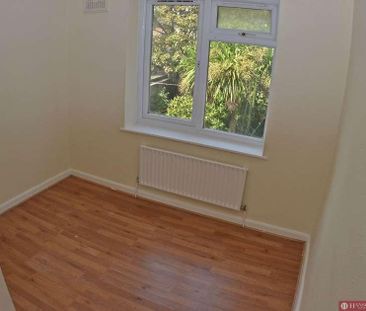 Goresbrook Road, Dagenham, RM9 - Photo 2