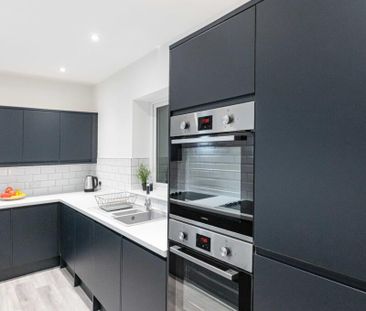 Baileys #35 - Photo 2