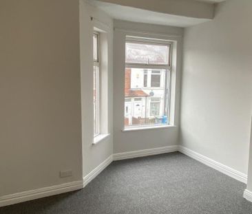 2 bedroom end of terrace house to rent - Photo 4