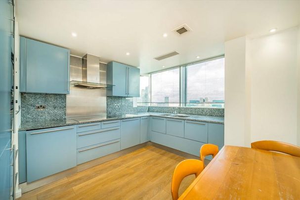 3 bedroom flat to rent - Photo 1