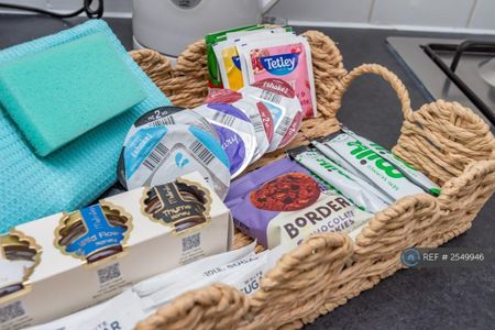 3 bedroom flat to rent - Photo 2