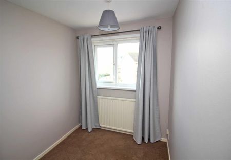 3 Bedroom House - Semi-Detached - Photo 3