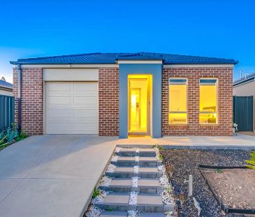 “This family-friendly 3 Bedroom home is surrounded by parks, walkin... - Photo 4