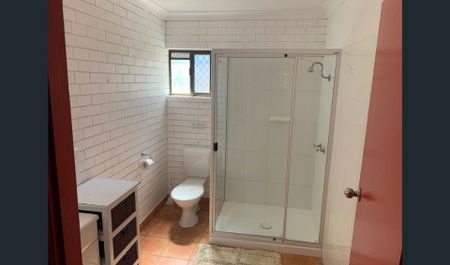 BEAUTIFUL TWO STOREY HOME NEAR THE BEACH - Photo 4