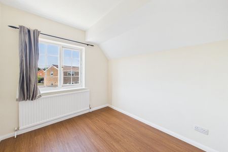 4 bedroom House in Welby Crescent, Wokingham - Photo 5